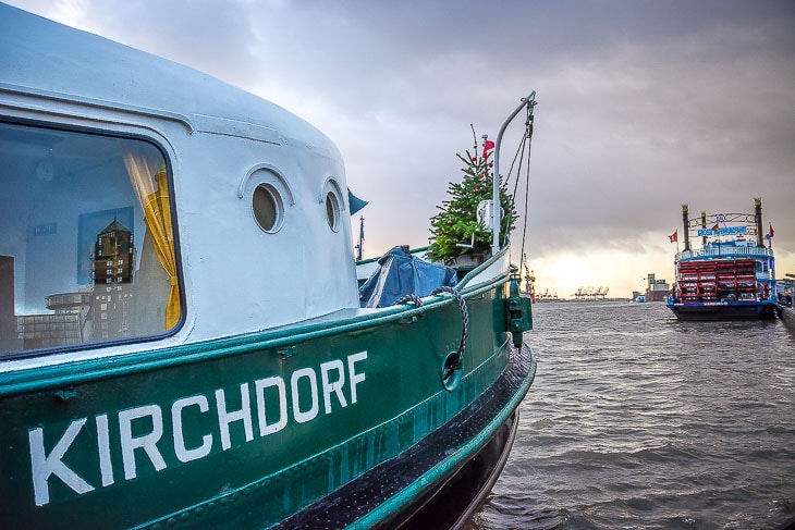 Der kleine Anker mit Handkran am HADAG-Typschiff KIRCHDORF